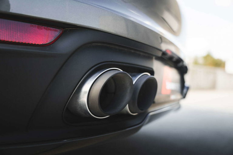 Porsche 992 Carrera 4