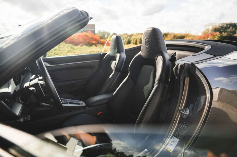 Porsche 992 Carrera 4