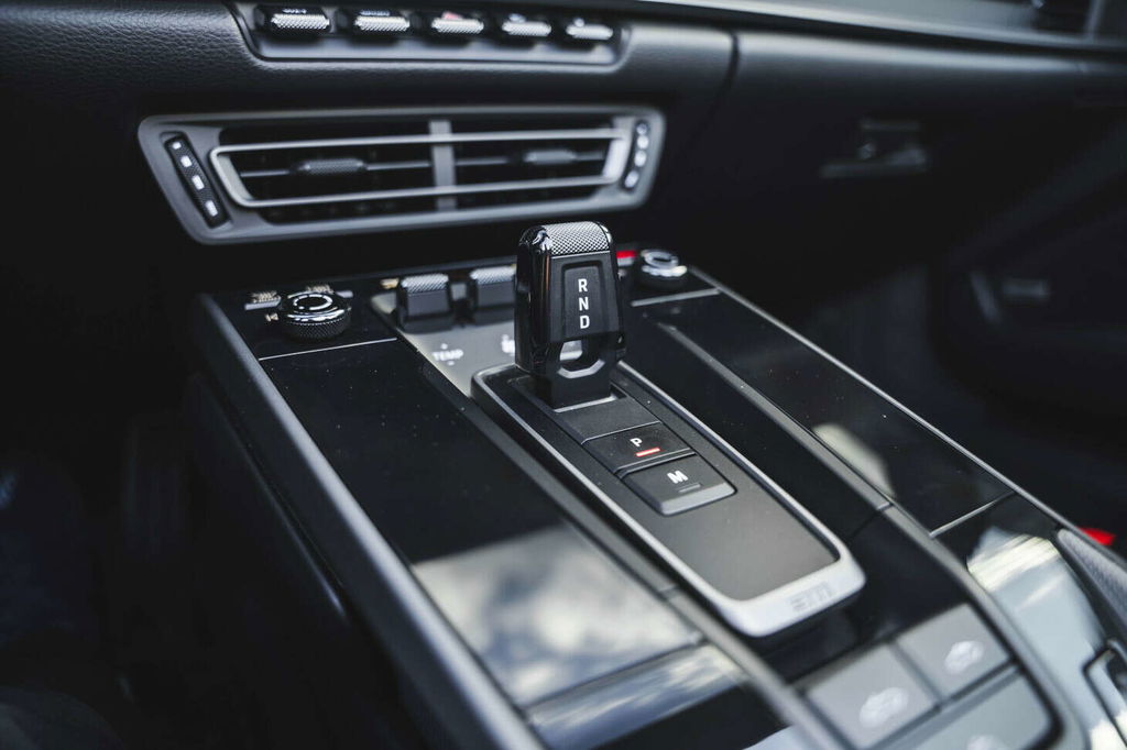 Porsche 992 Carrera 4