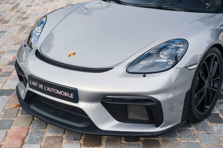 Porsche 718 Cayman GT4