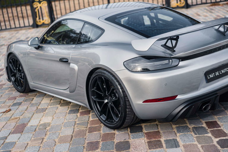 Porsche 718 Cayman GT4