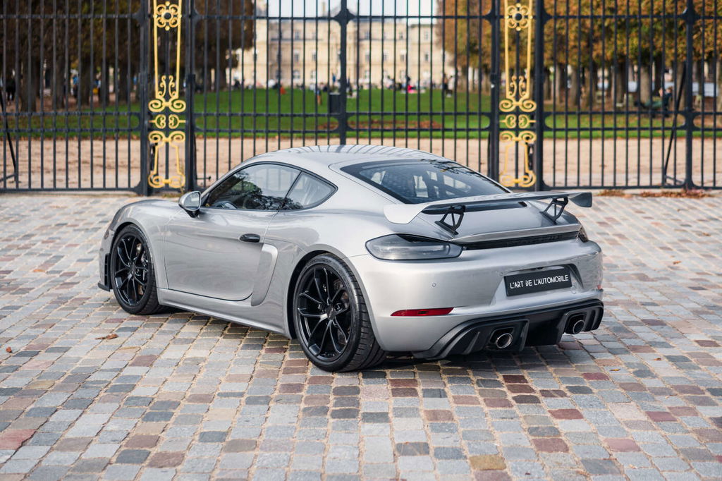 Porsche 718 Cayman GT4