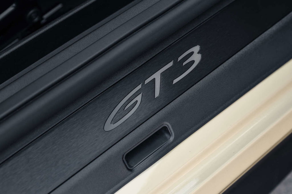 Porsche 992 GT3 Touring