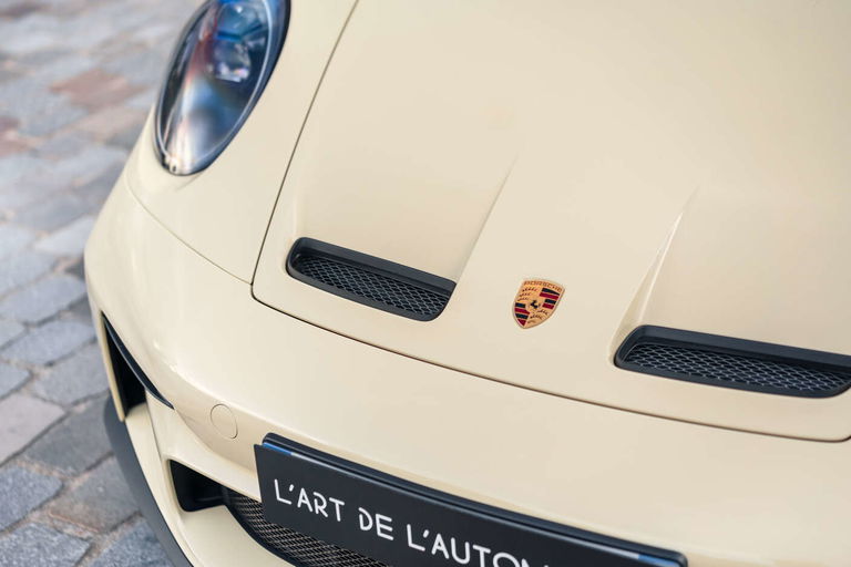 Porsche 992 GT3 Touring