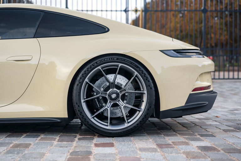 Porsche 992 GT3 Touring