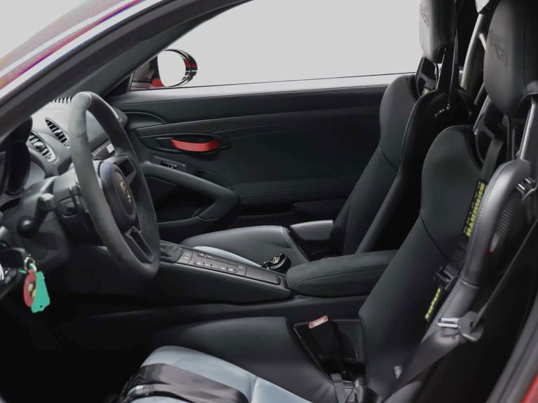 Porsche 718 Cayman GT4 RS