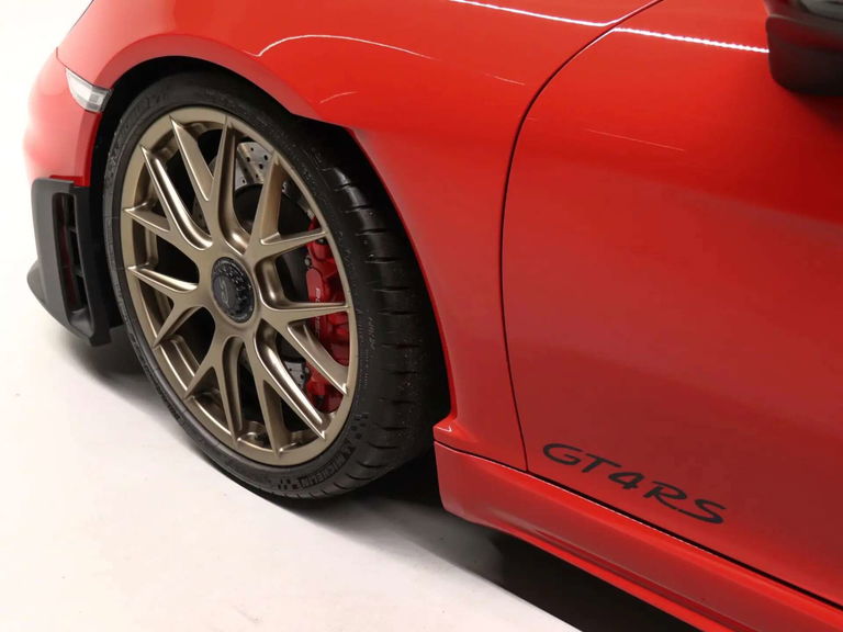 Porsche 718 Cayman GT4 RS
