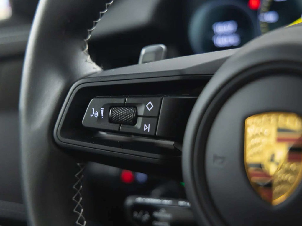 Porsche 992 GT3 Touring