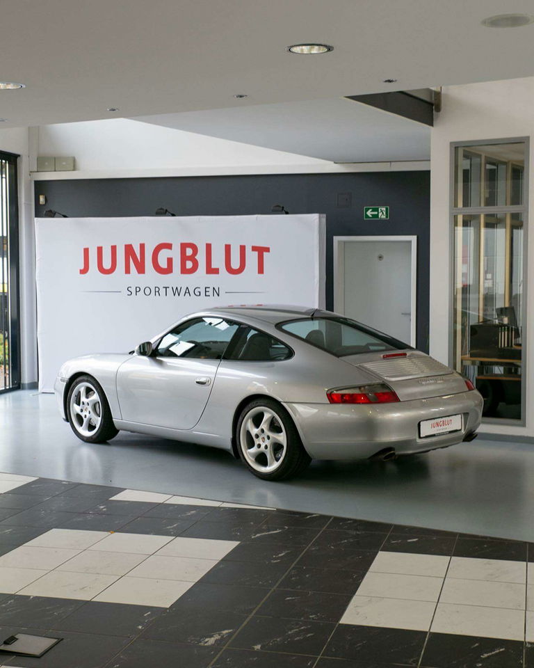 Porsche 996 Carrera 4