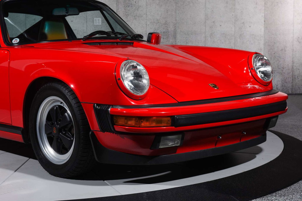 Porsche 911 Carrera 3.2 (US)