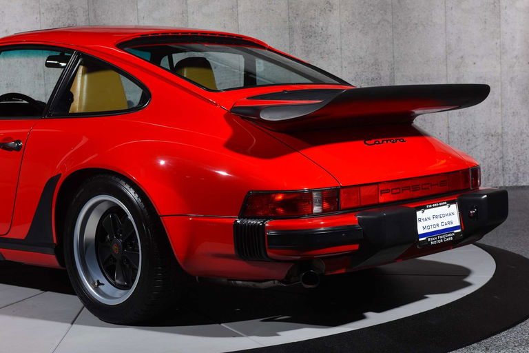 Porsche 911 Carrera 3.2 (US)