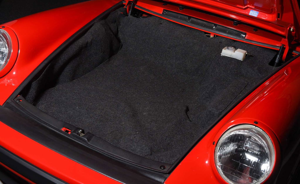 Porsche 911 Carrera 3.2 (US)