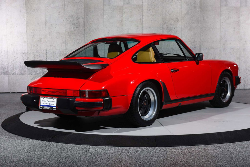 Porsche 911 Carrera 3.2 (US)