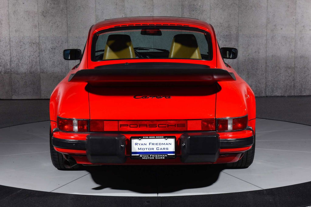 Porsche 911 Carrera 3.2 (US)
