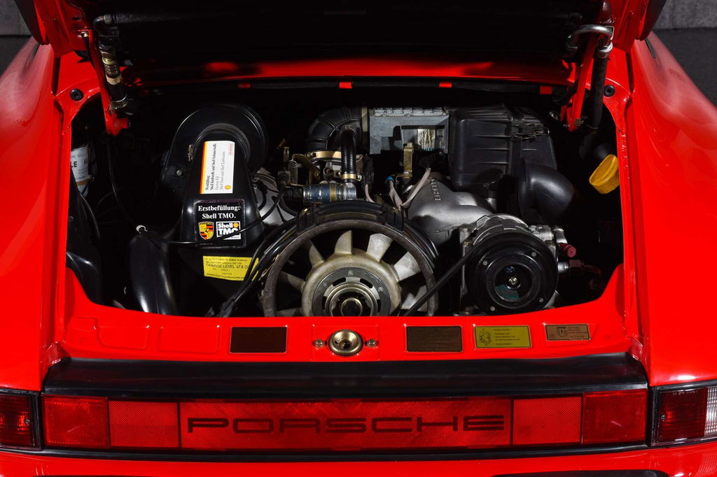 Porsche 911 Carrera 3.2 (US)