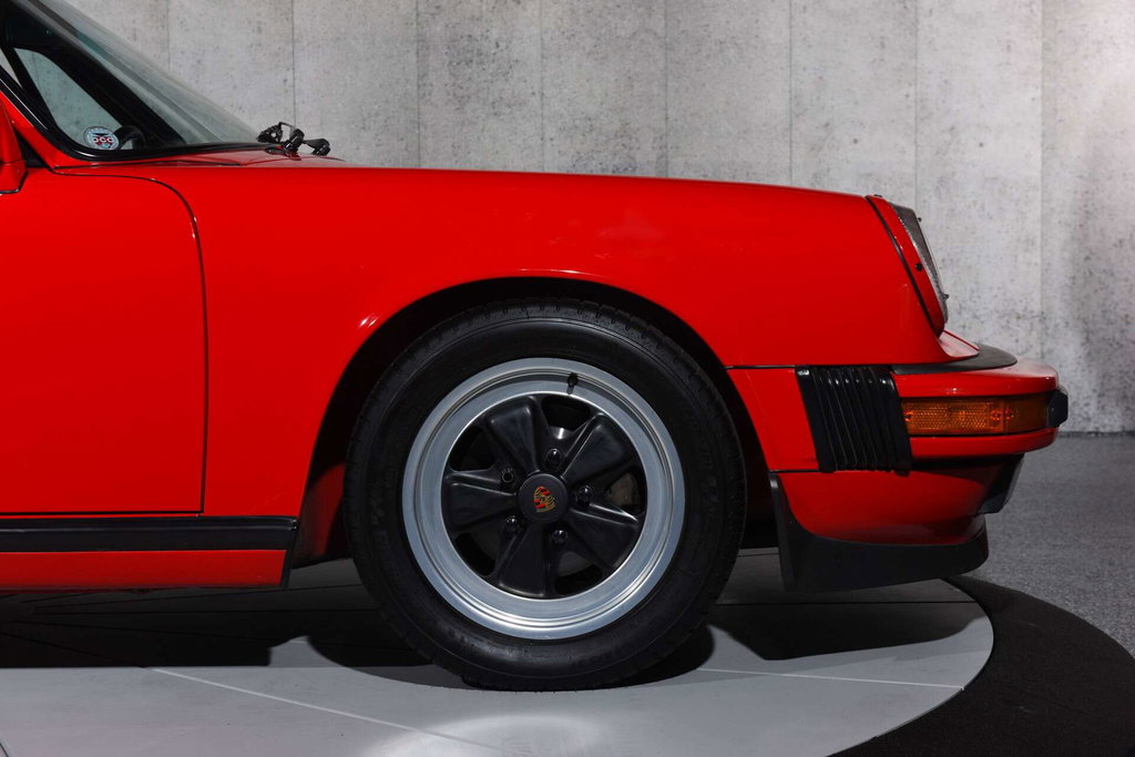 Porsche 911 Carrera 3.2 (US)