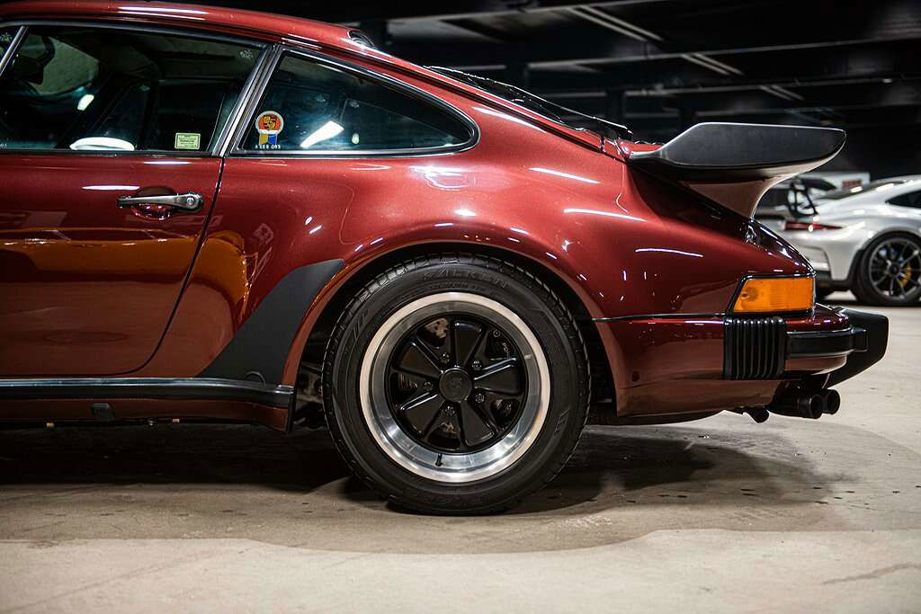 Porsche 911 Turbo 3.3