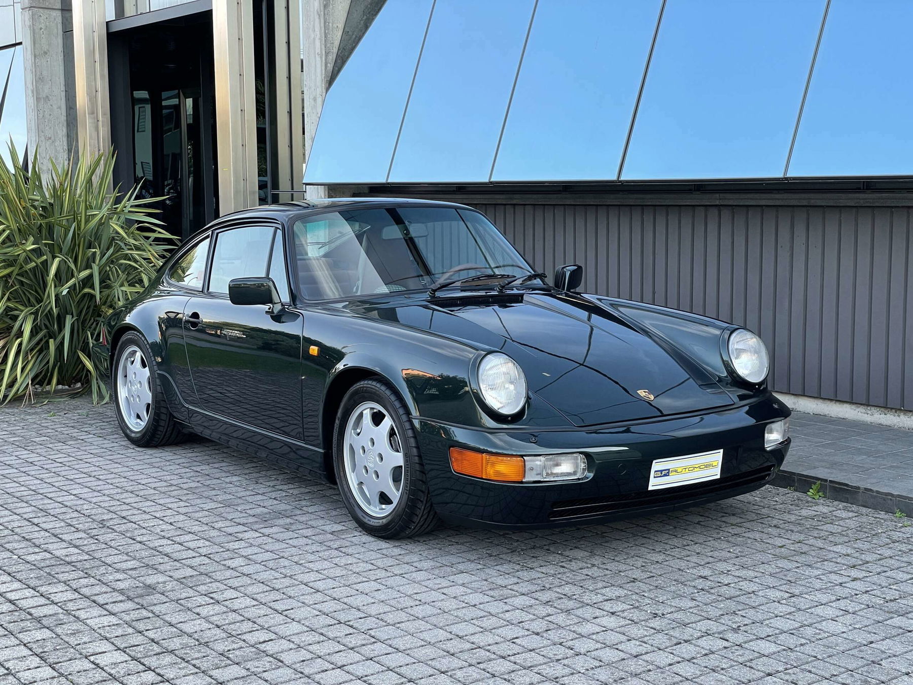 【SALE】メッシュファブリック バレリーナ 1990 Porsche 964 Carrera 4 | Beverly Hills Car Club