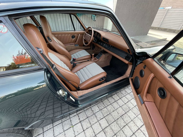 Porsche 964 Carrera 4