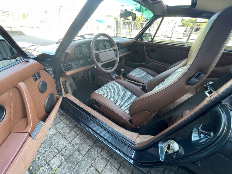 Porsche 964 Carrera 4