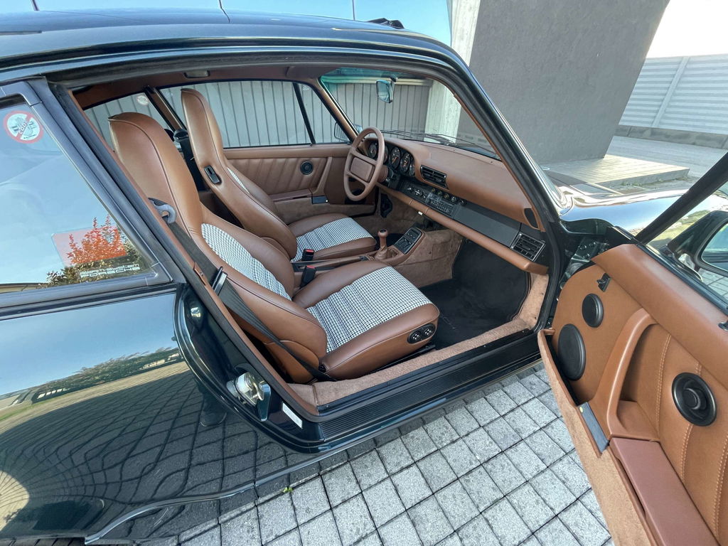 Porsche 964 Carrera 4