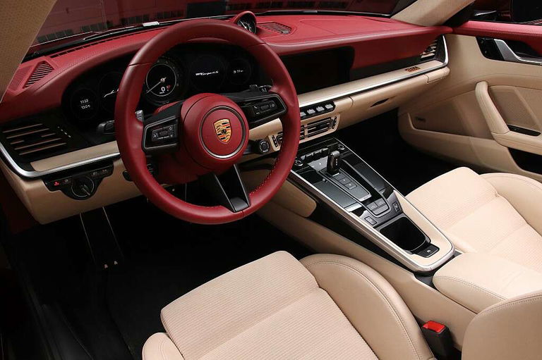 Porsche 992 Heritage Design Edition