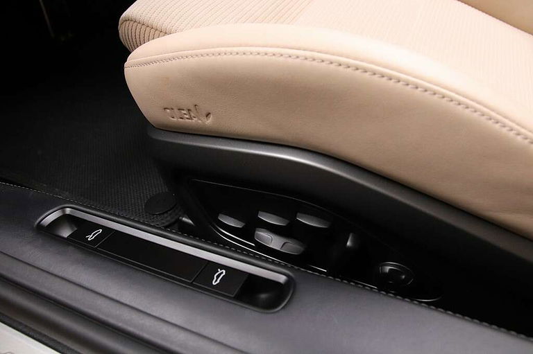 Porsche 992 Heritage Design Edition