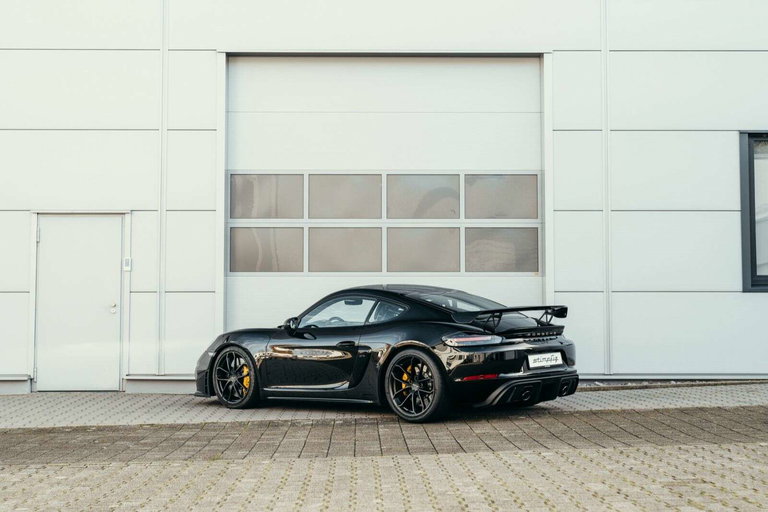 Porsche 718 Cayman GT4