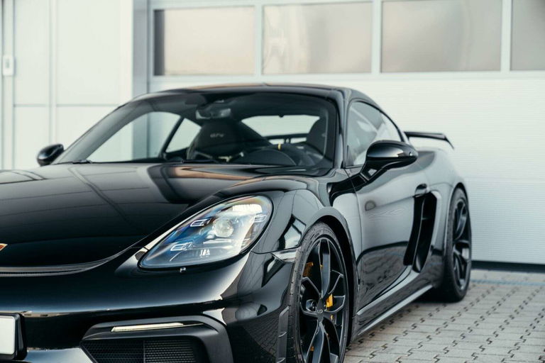 Porsche 718 Cayman GT4