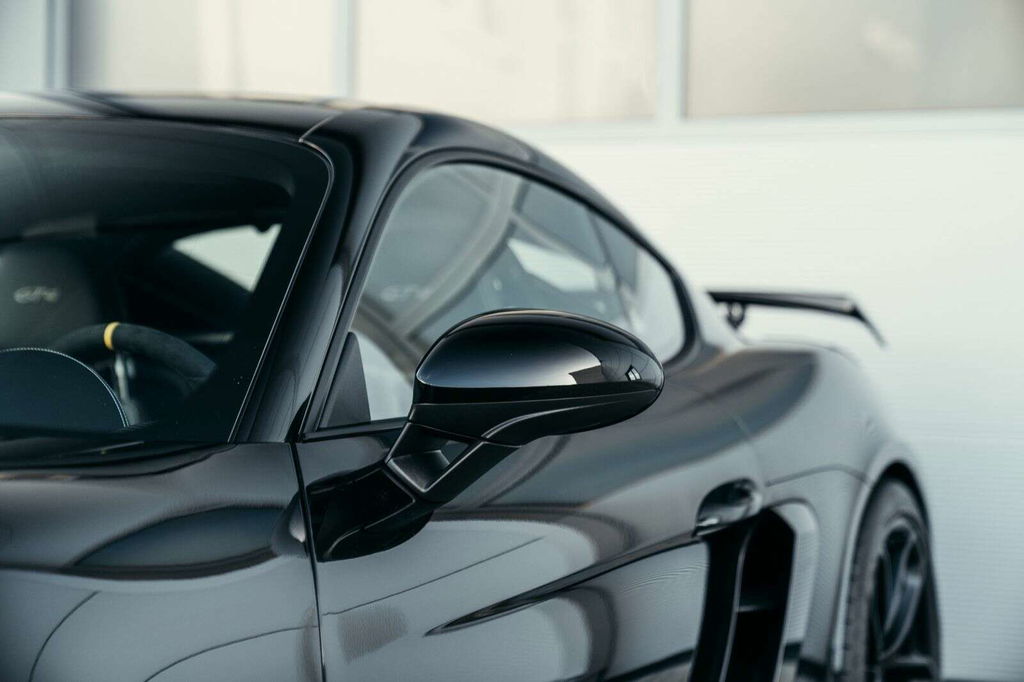 Porsche 718 Cayman GT4