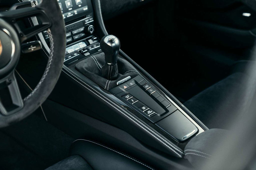 Porsche 718 Cayman GT4