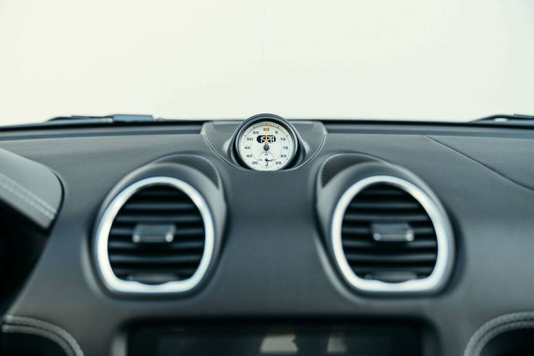 Porsche 718 Cayman GT4