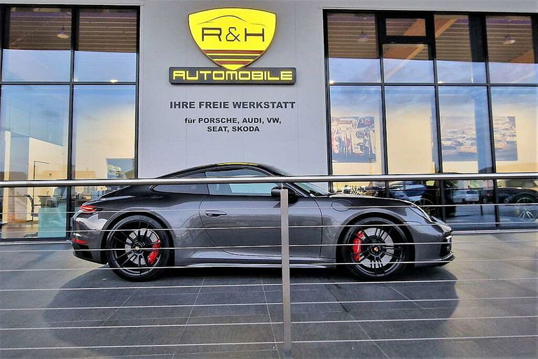 Porsche 992 Carrera GTS