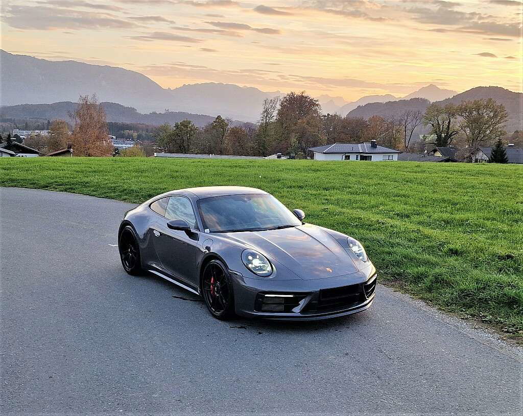 Porsche 992 Carrera GTS