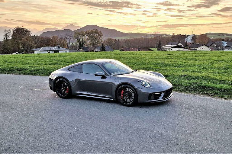 Porsche 992 Carrera GTS