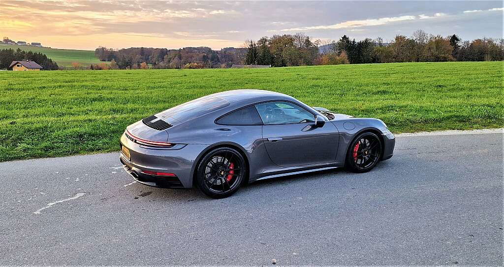 Porsche 992 Carrera GTS