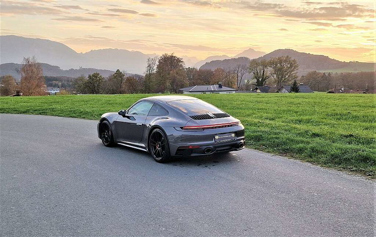 Porsche 992 Carrera GTS