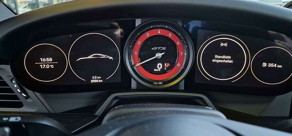 Porsche 992 Carrera GTS