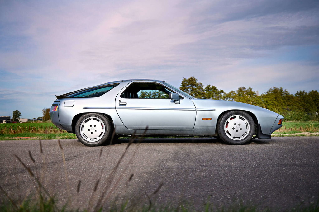 Porsche 928 S4