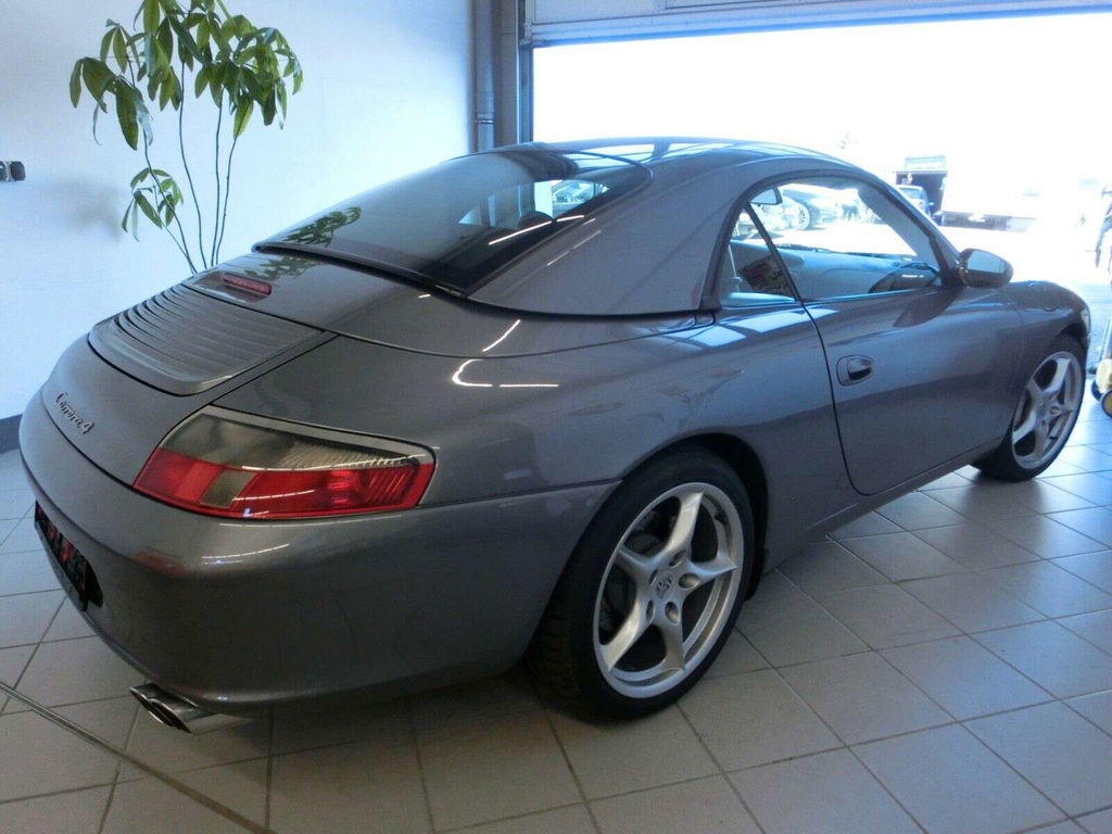 Porsche 996 Carrera 4