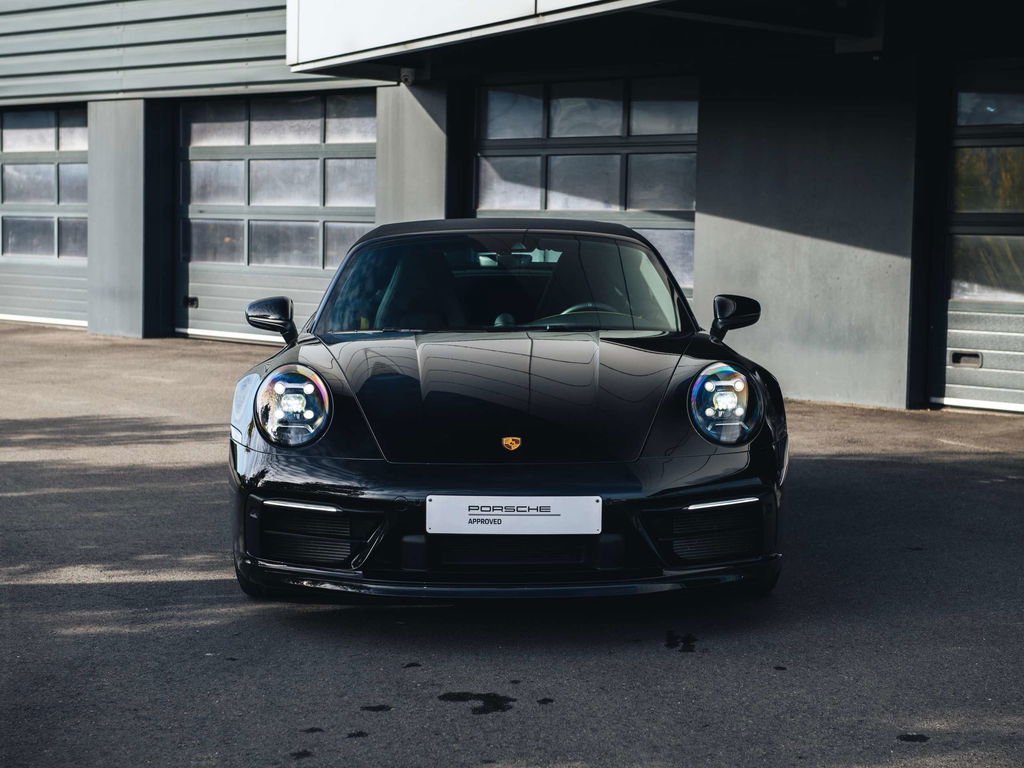 Porsche 992 Carrera 4