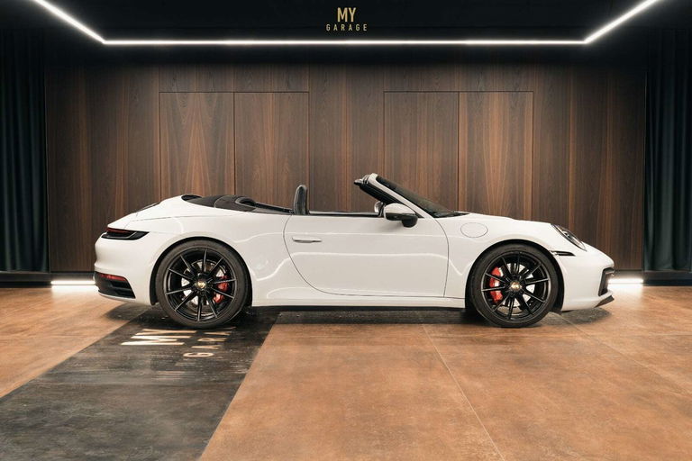 Porsche 992 Carrera 4S