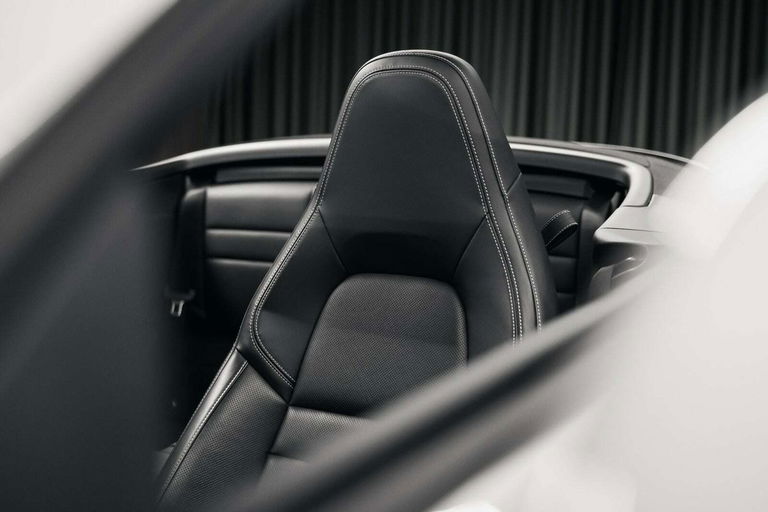 Porsche 992 Carrera 4S