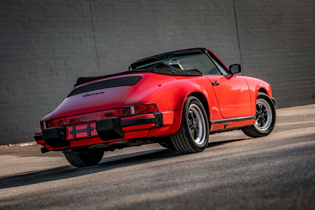 Porsche 911 Carrera 3.2 (US)