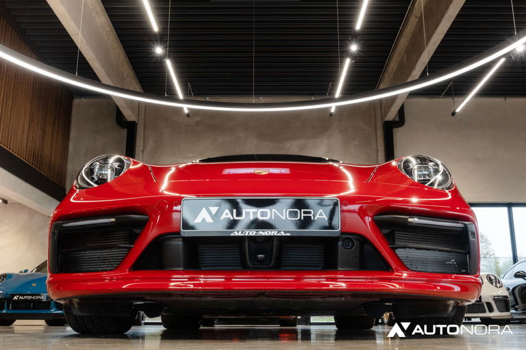 Porsche 992 Carrera 4S