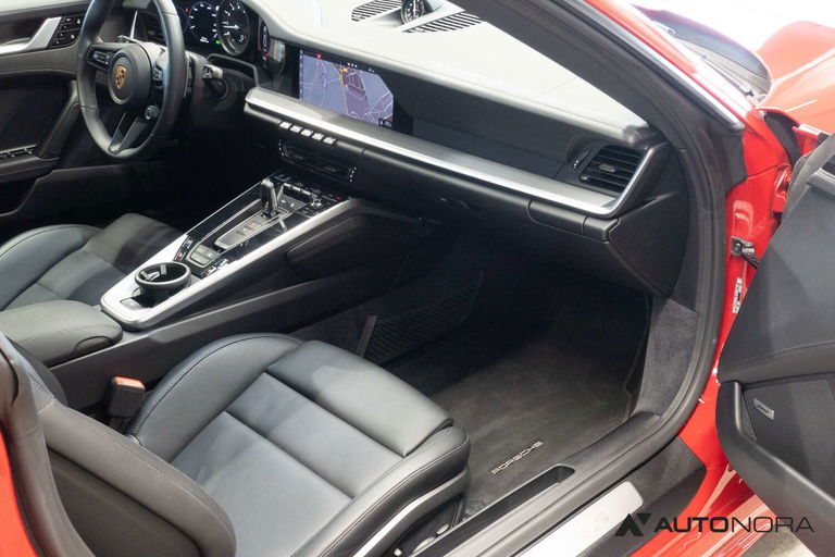 Porsche 992 Carrera 4S
