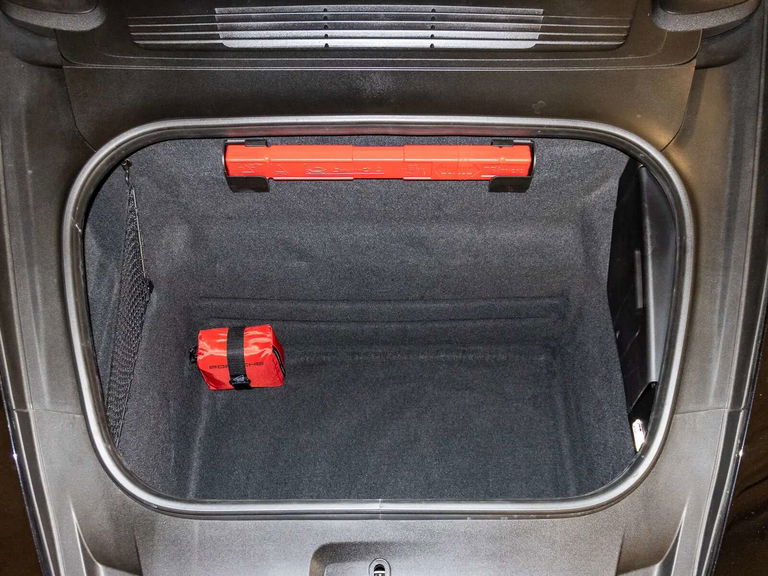 Porsche 992 Carrera 4 GTS