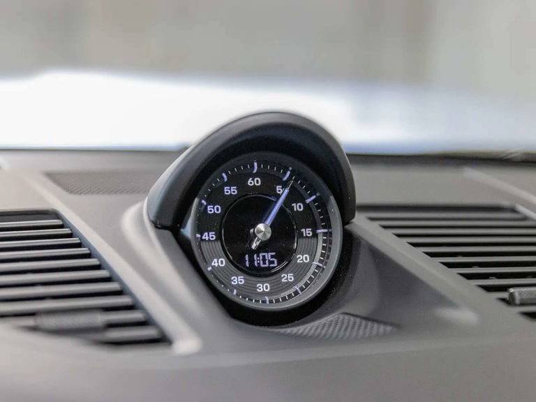 Porsche 992 Carrera 4 GTS