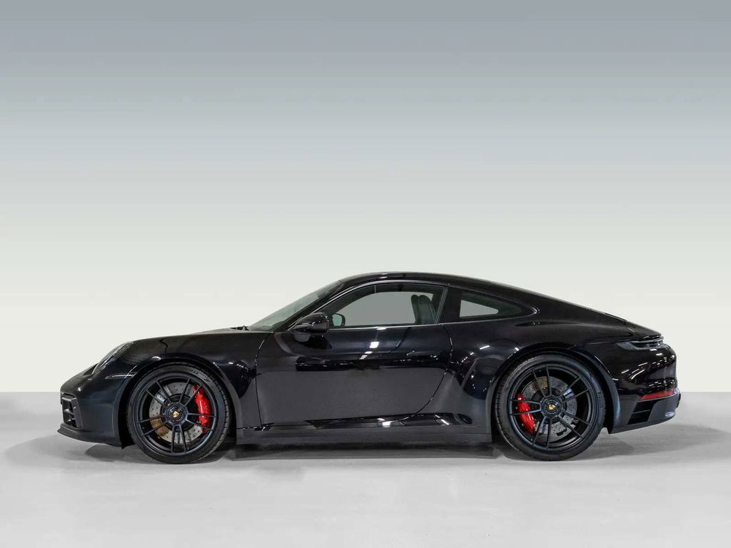 Porsche 992 Carrera 4 GTS