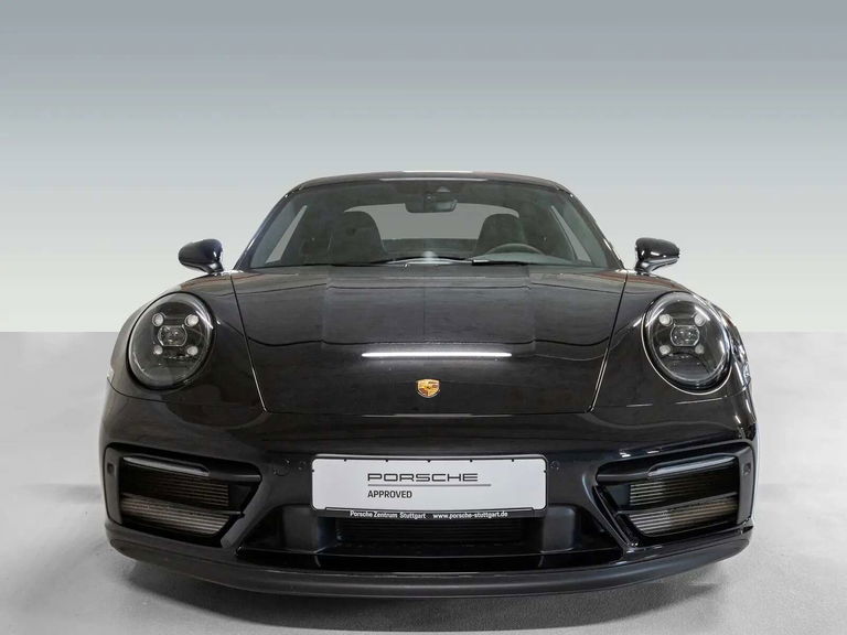 Porsche 992 Carrera 4 GTS